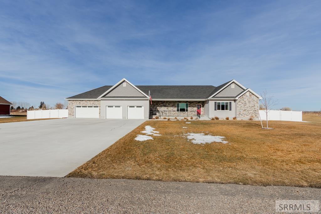 435 N 3826 E Property Photo