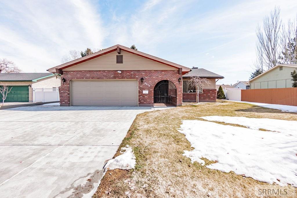 2315 Malibu Drive Property Photo