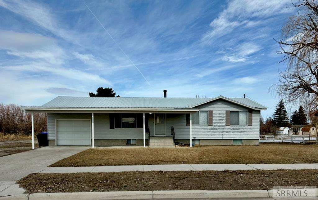 340 W 2nd N Property Photo