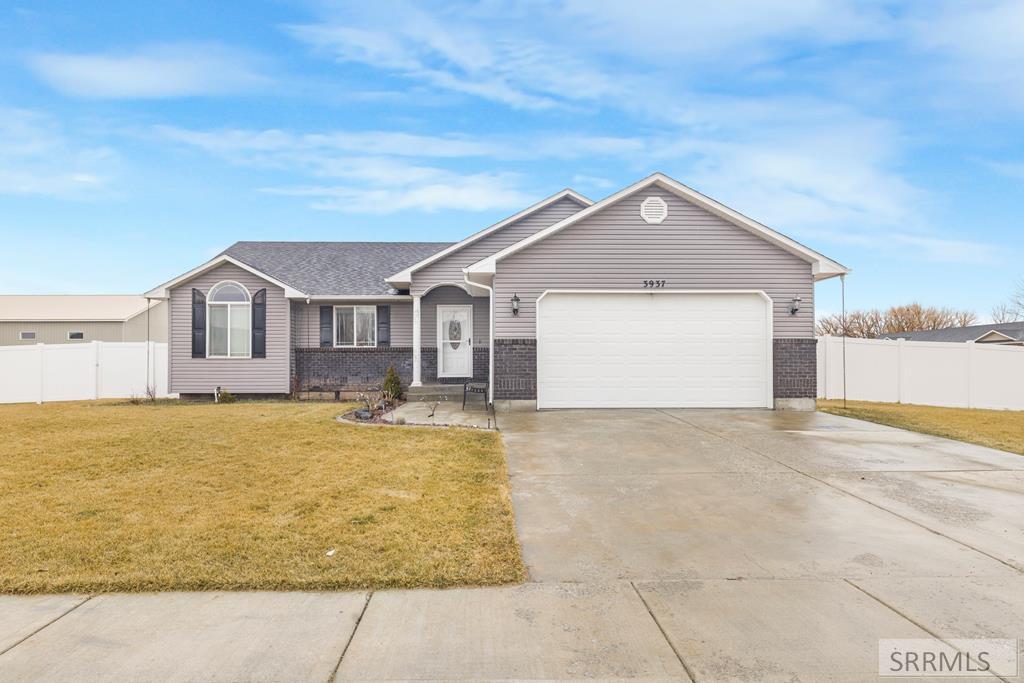 3937 E Magenta Drive Property Photo