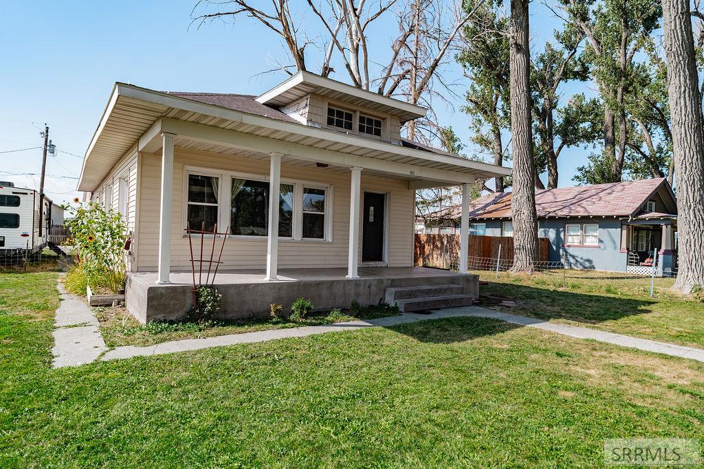 1551 Nw Main Street Property Photo