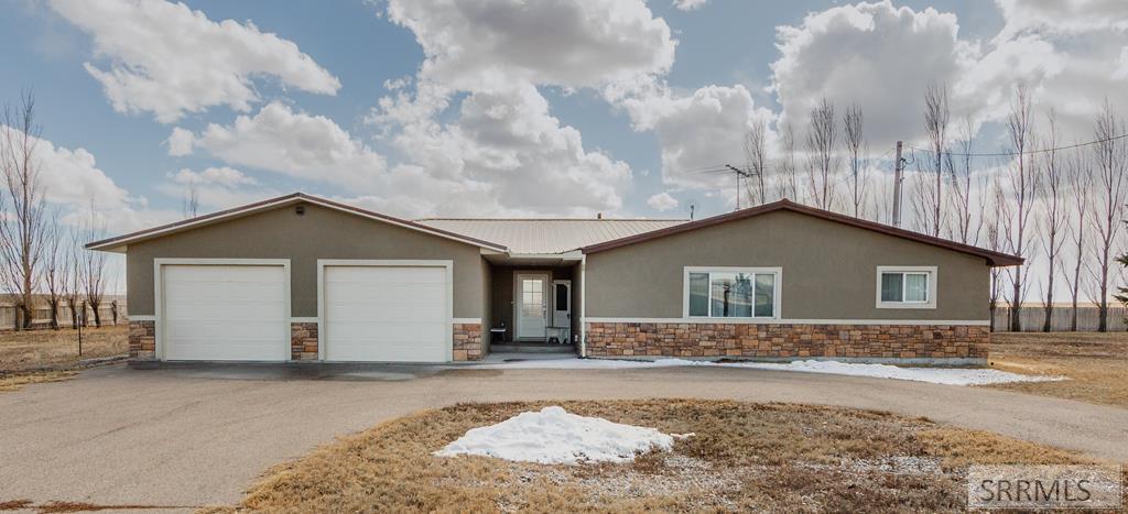 6631 W 6000 N Property Photo