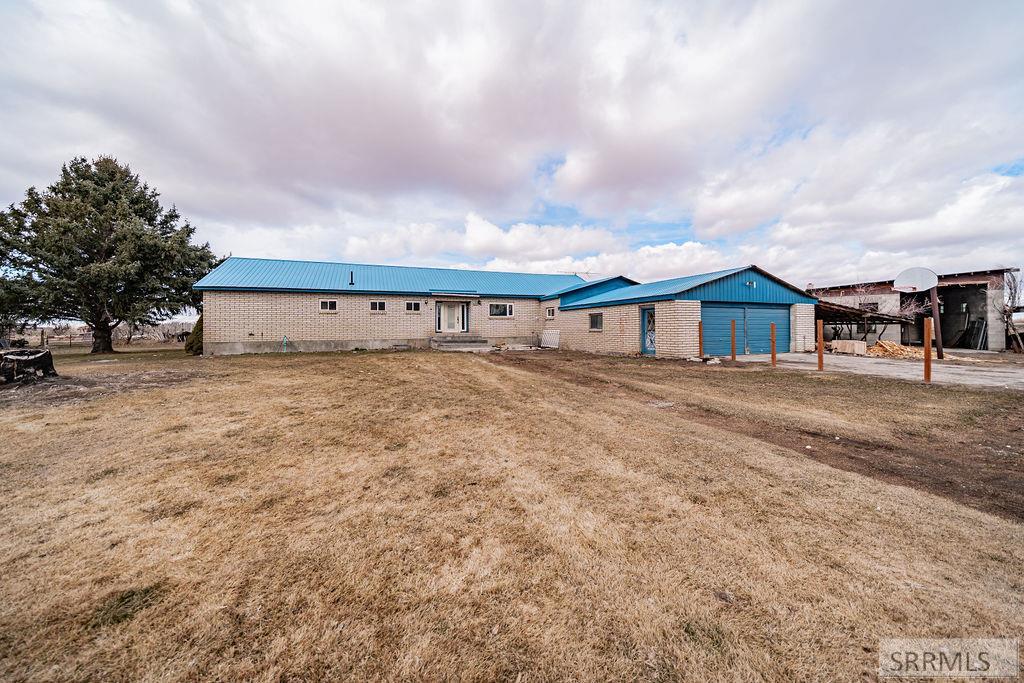 690 E 1400 N Property Photo