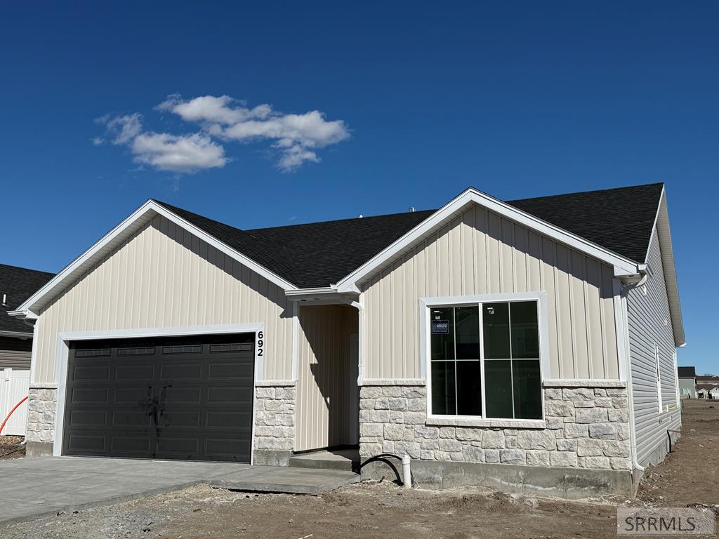 692 S 2400 W Property Photo