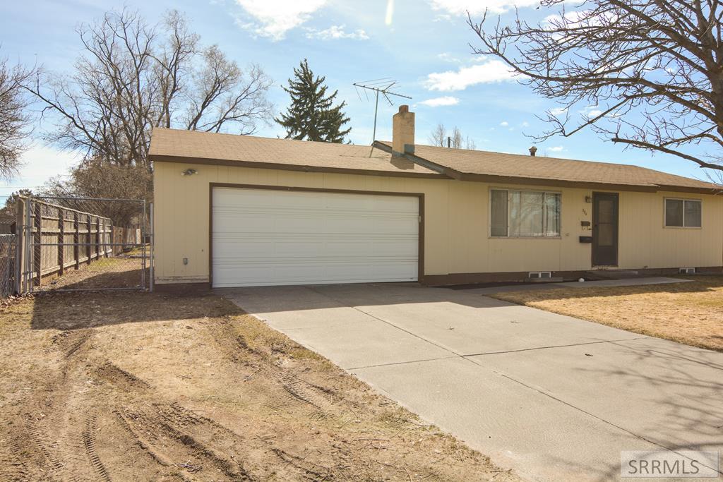 594 Falls Drive Property Photo