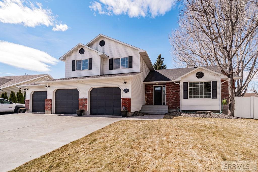 2742 County Cork Lane Property Photo