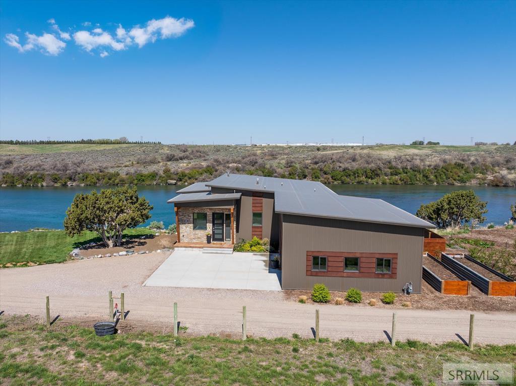 256 Snake River Dr Property Photo 1