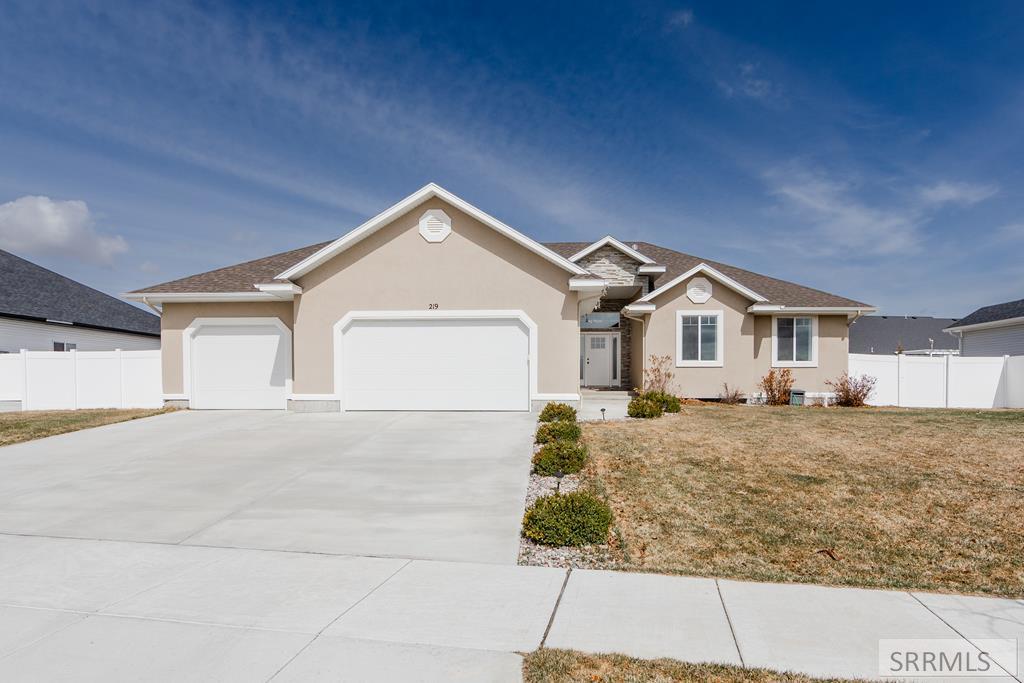 219 Sadona Summit Drive Property Photo 1