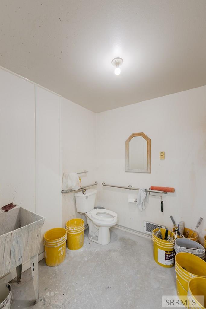 2222 S Grizzly Avenue Property Photo 7
