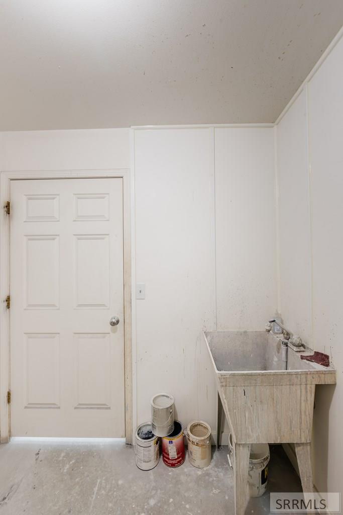 2222 S Grizzly Avenue Property Photo 8