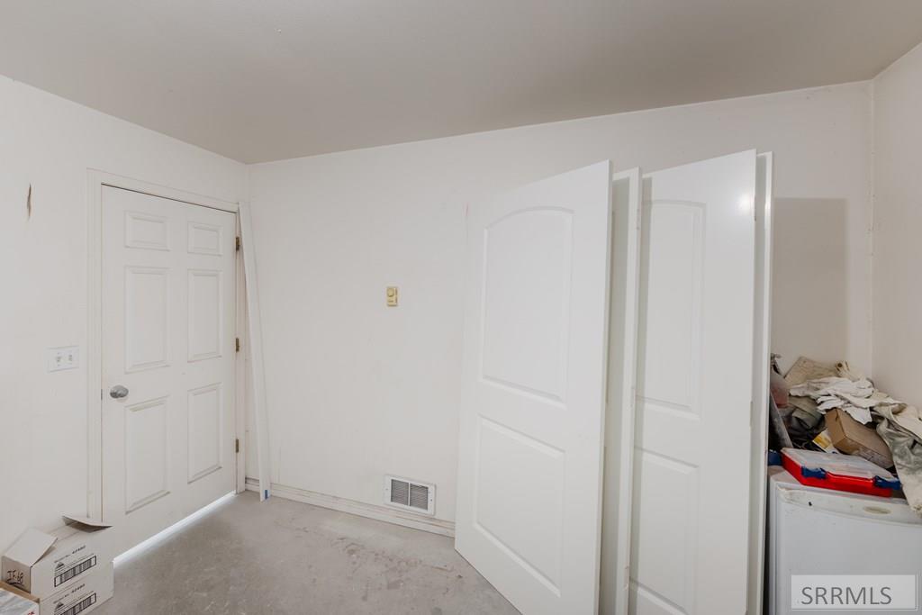 2222 S Grizzly Avenue Property Photo 9