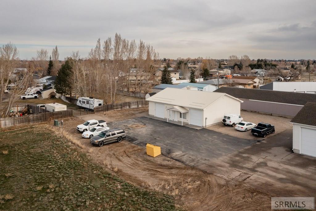 2222 S Grizzly Avenue Property Photo 13