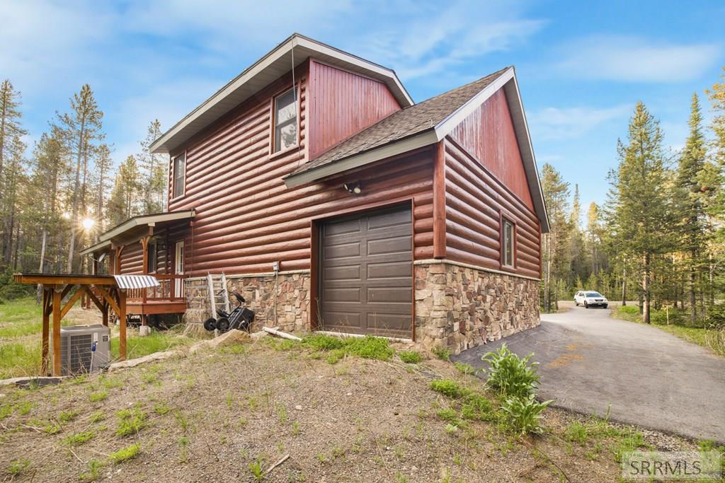 4030 S Salt Lick Loop Road Property Photo 6