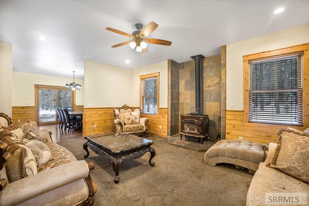 4030 S Salt Lick Loop Road Property Photo 7