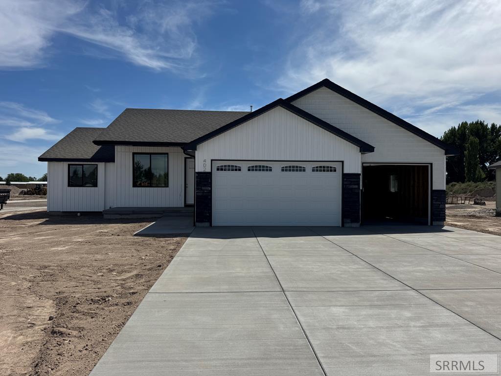 402 Kelton Circle Property Photo 1