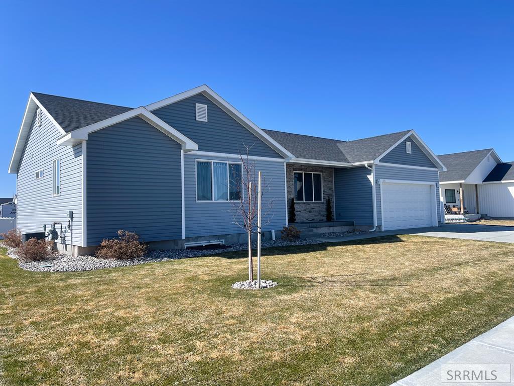 556 Washington Loop Property Photo