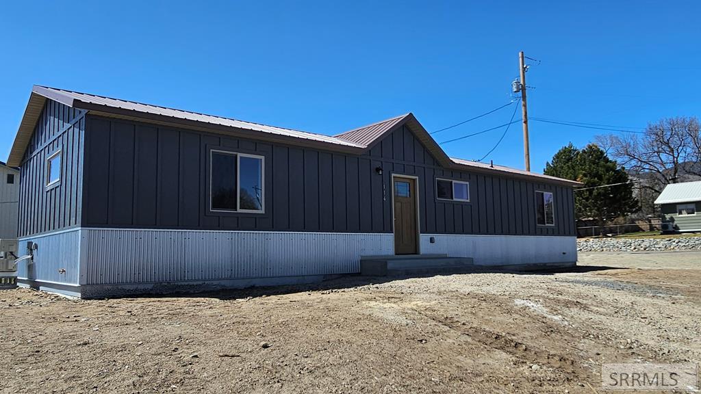 114 Neyman Street Property Photo