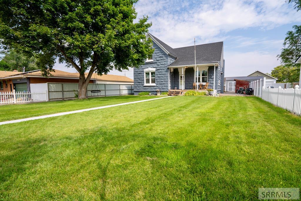 5367 E Steele Avenue Property Photo