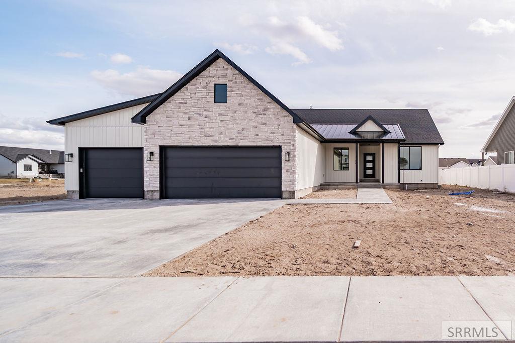 430 Saddle Rock Lane Property Photo