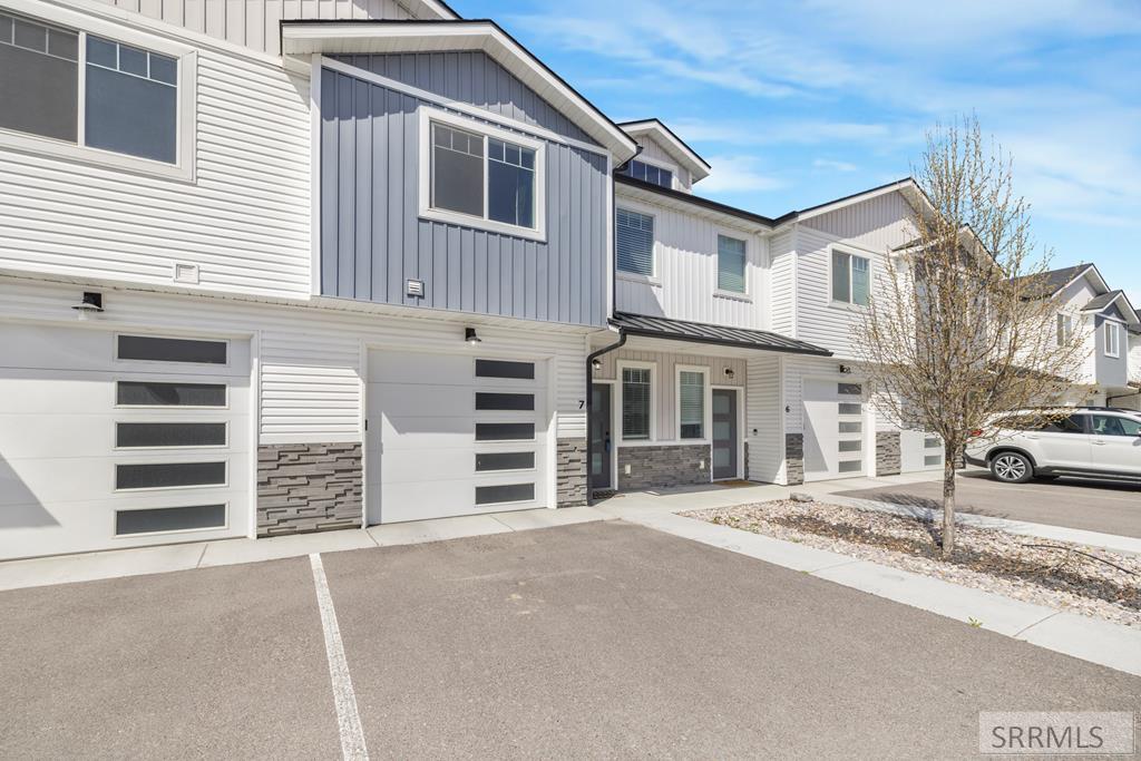 179 Park Lawn Drive # 7 Property Photo