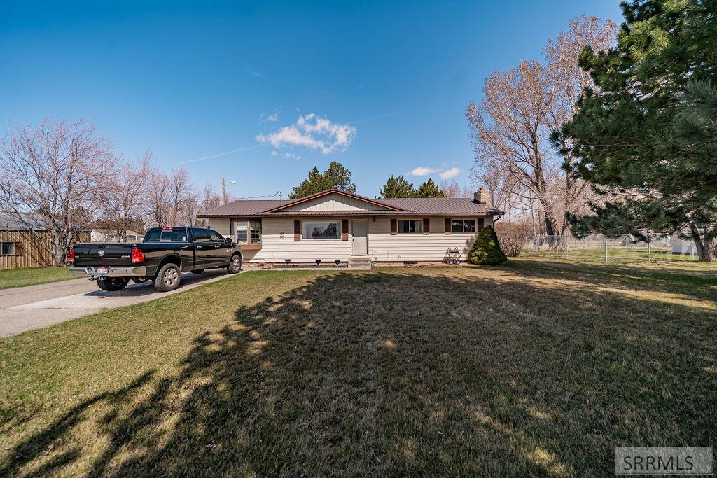 167 E Baseline Road Property Photo