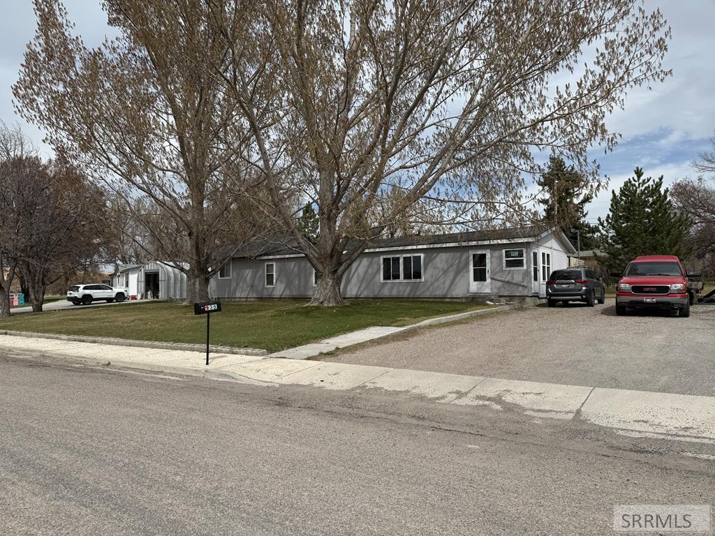 235 S Oregon Trail Road Property Photo