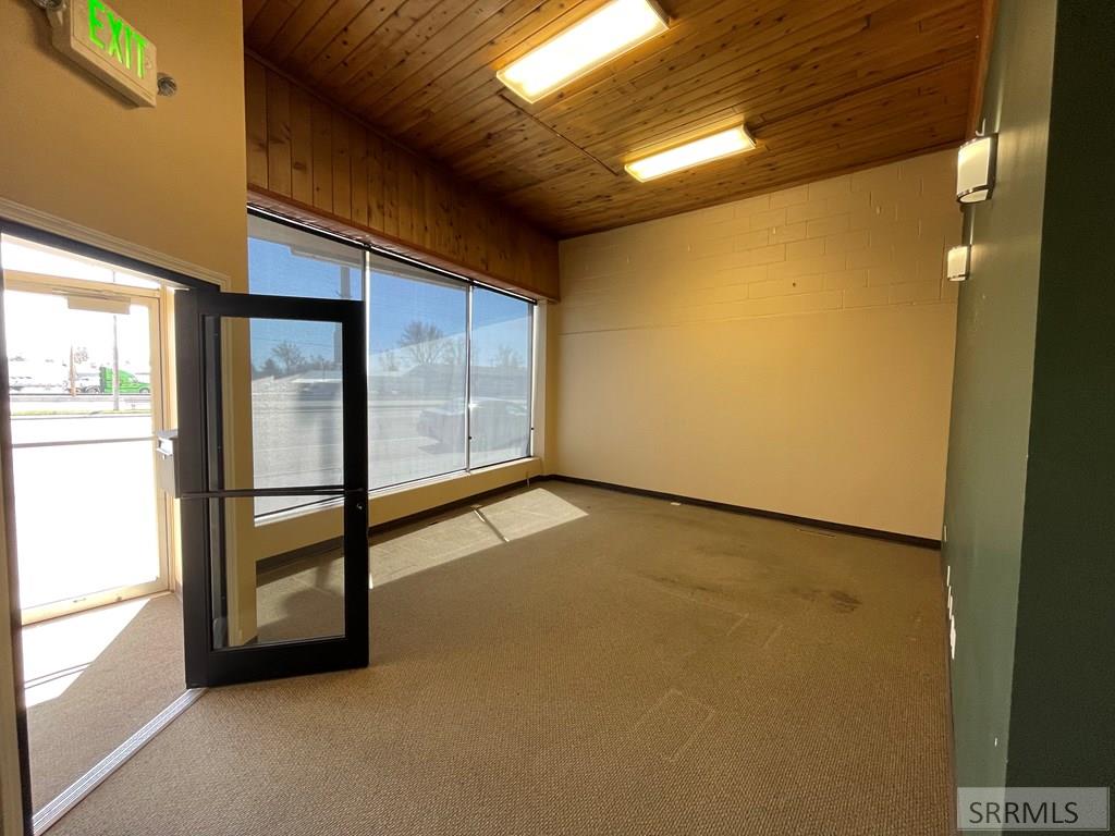 124 S State Street Property Photo 4