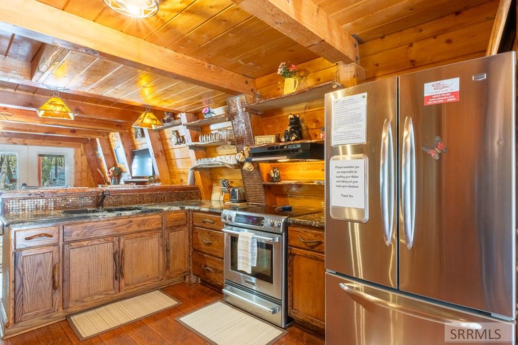 3528 Pine Cone Drive Property Photo 8