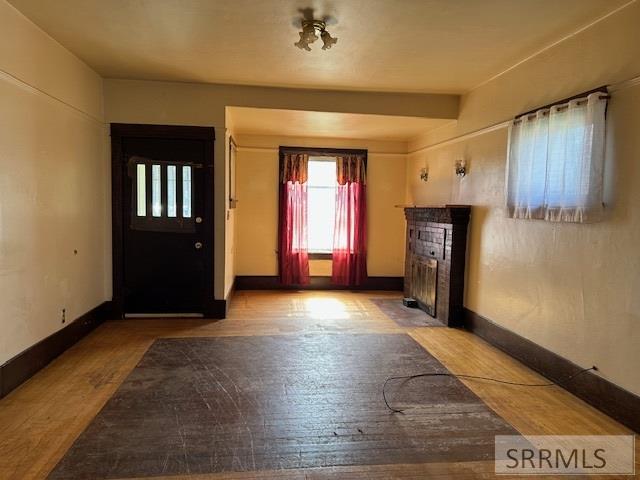 327 N University Avenue Property Photo 6