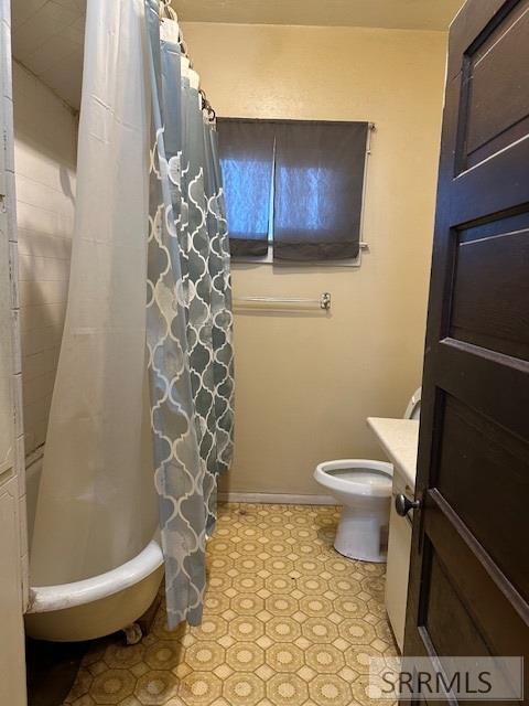 327 N University Avenue Property Photo 13