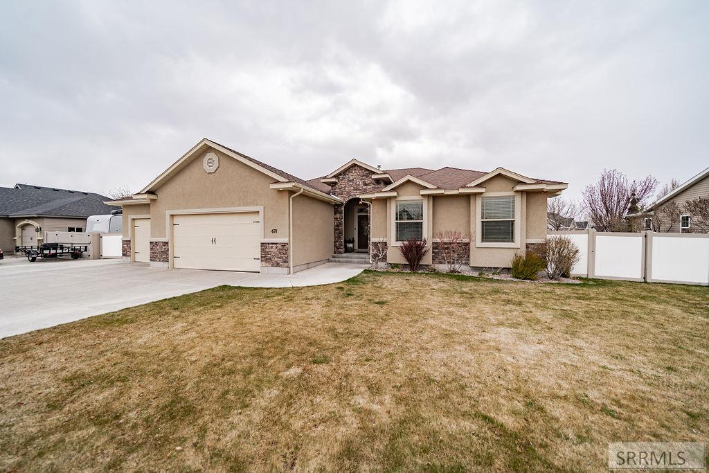 671 Lapoloma Drive Property Photo