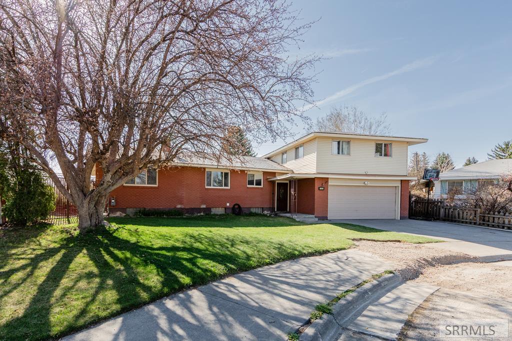 1569 Summit Circle Property Photo