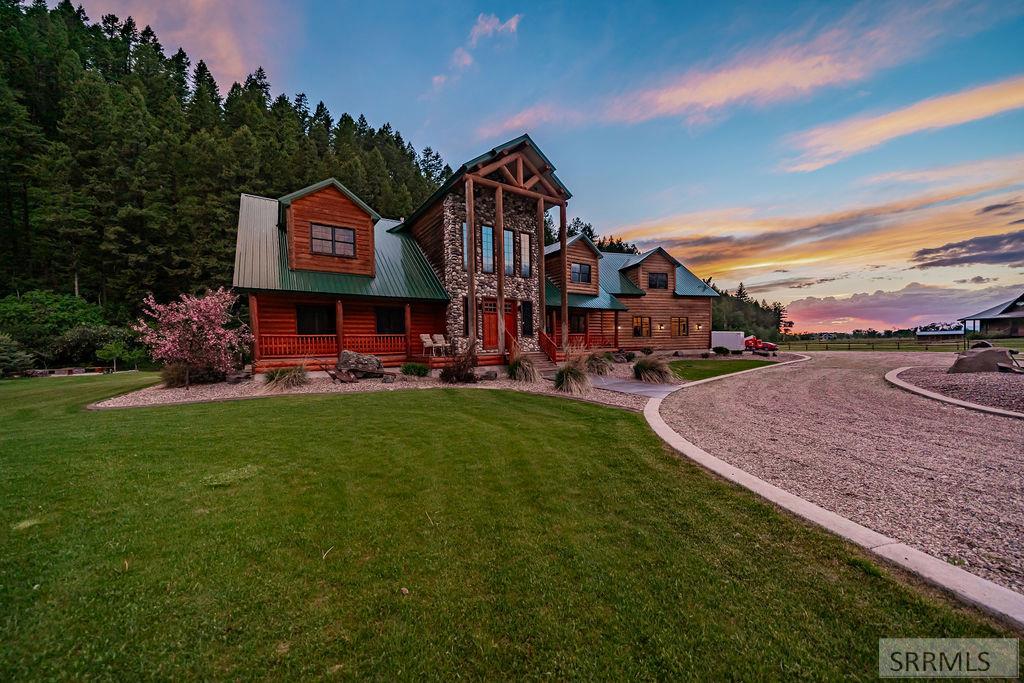 1096 Snake River Road Property Photo