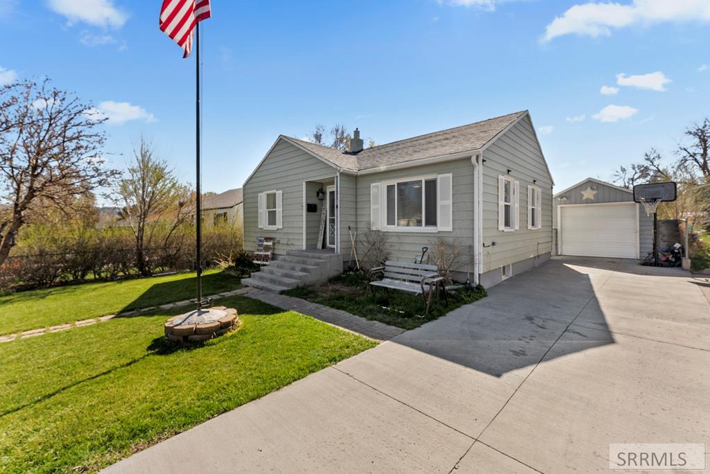 121 Maplewood Avenue Property Photo