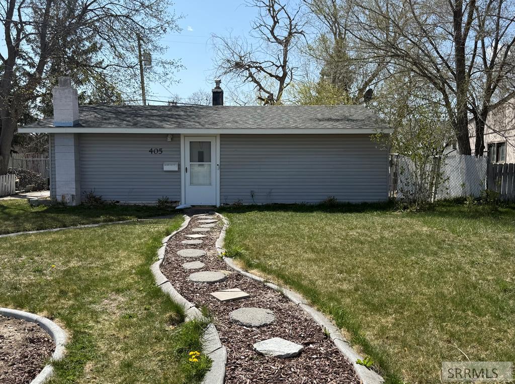 405 Nw Bonneville Drive Property Photo