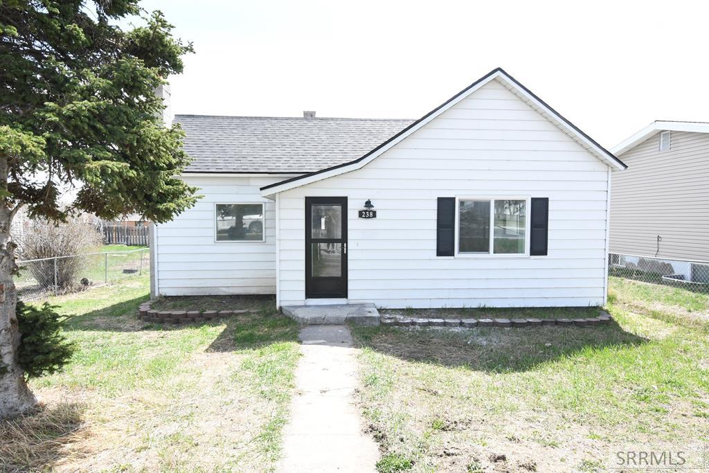 238 W Main Street Property Photo