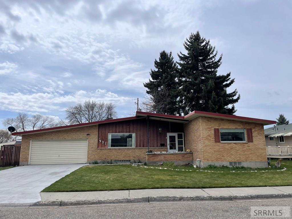 321 W 3 N Property Photo