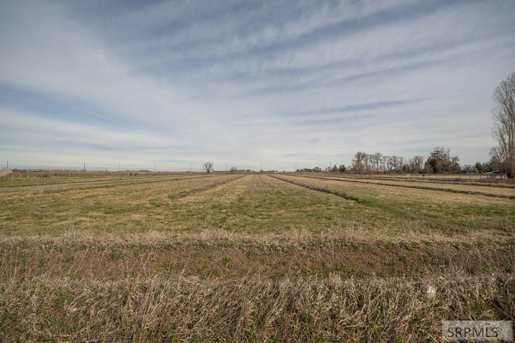 8073 N Riverfront Drive Property Photo