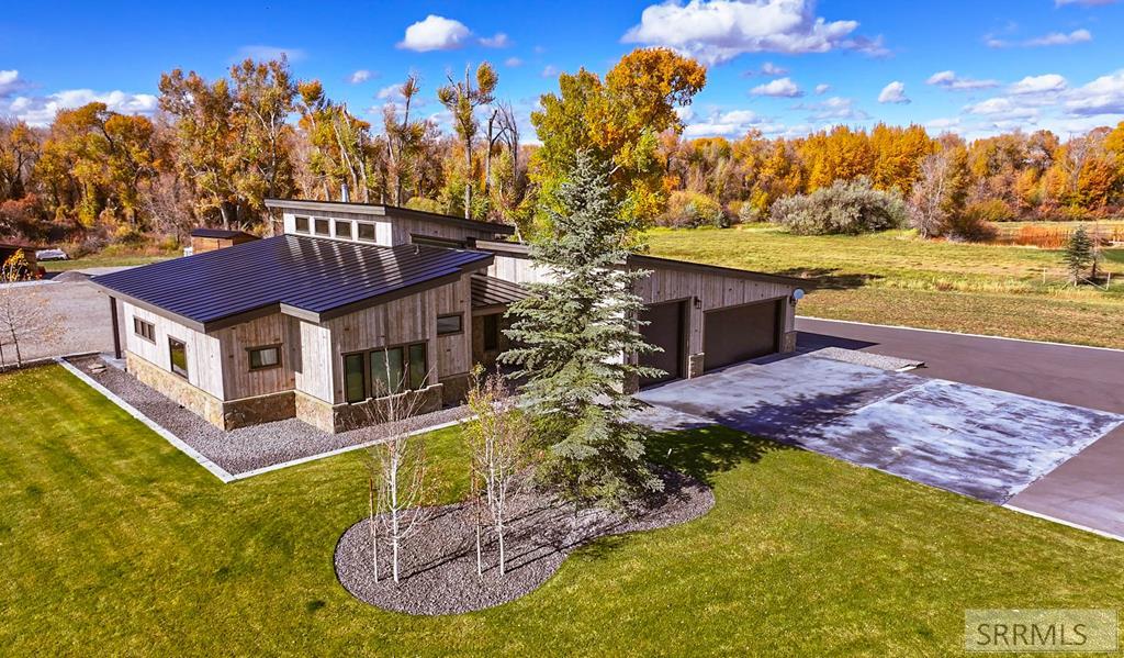 533 N 3825 E Property Photo 1