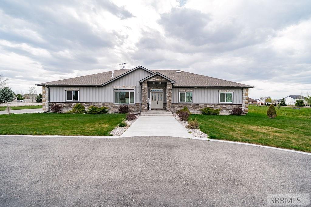 423 N 3836 E Property Photo 1