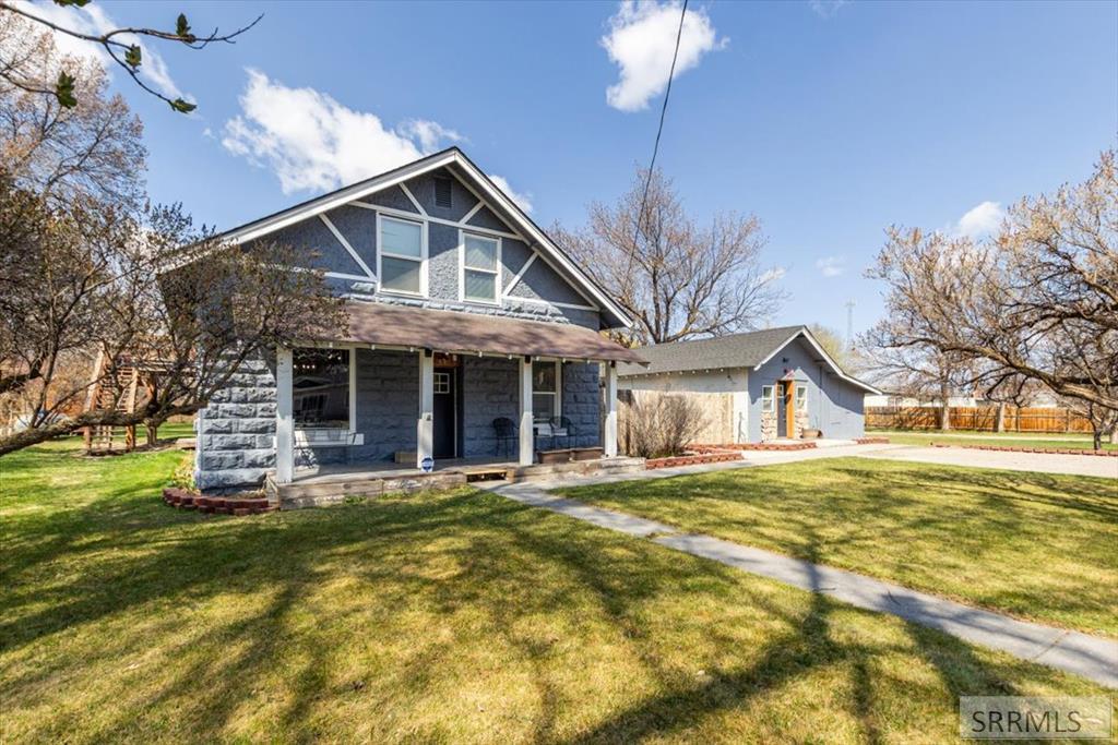639 N 2858 E Property Photo 1