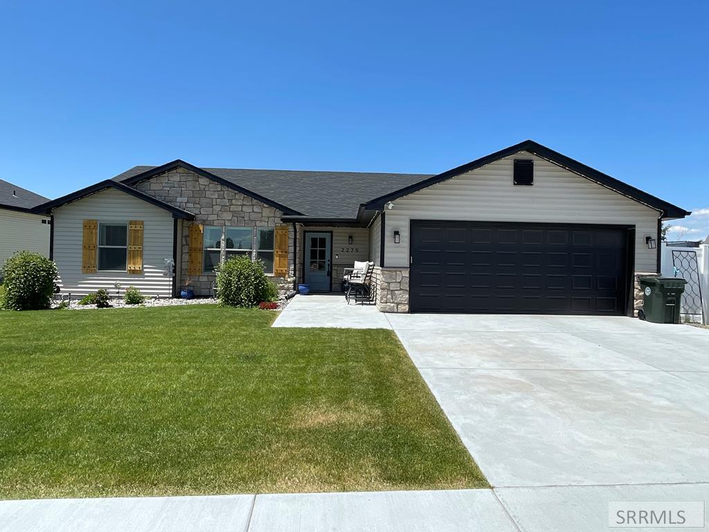 2275 Coopers Way Property Photo