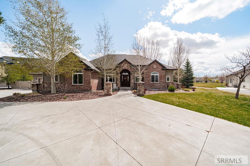 4940 Ladyhawk Lane Property Photo