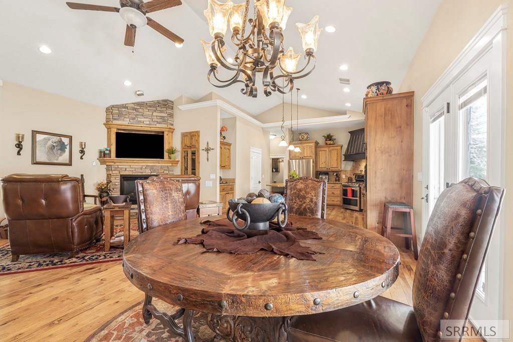 6111 Bay Hill Drive Property Photo 12