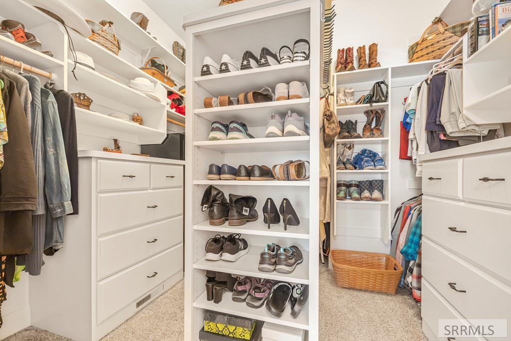 6111 Bay Hill Drive Property Photo 20