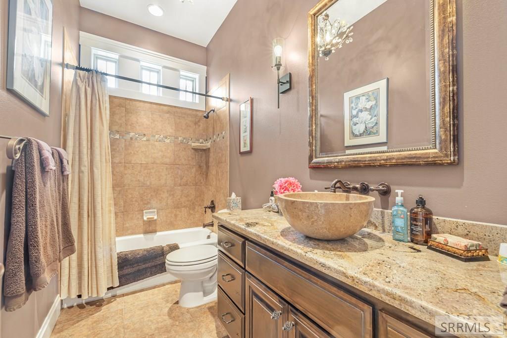 6111 Bay Hill Drive Property Photo 23