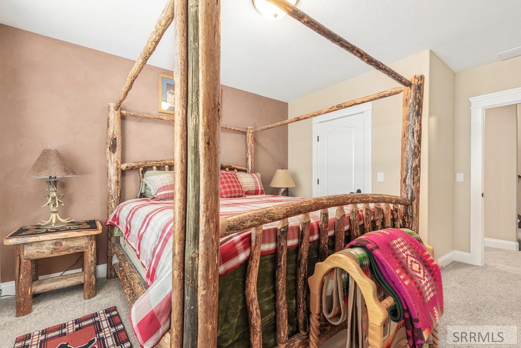 6111 Bay Hill Drive Property Photo 25