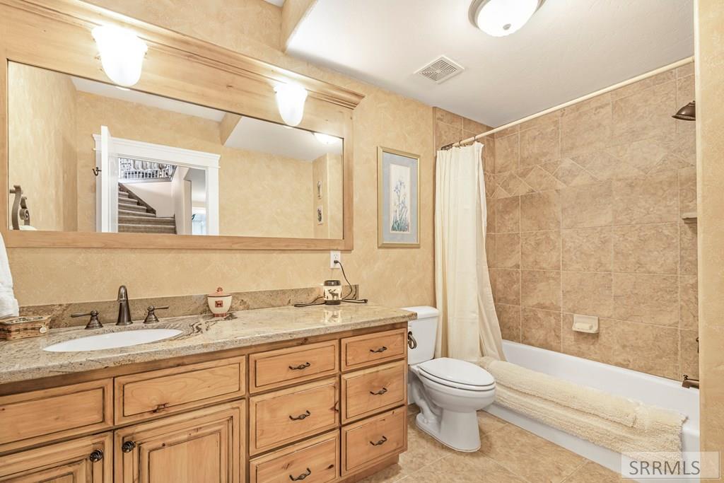 6111 Bay Hill Drive Property Photo 27