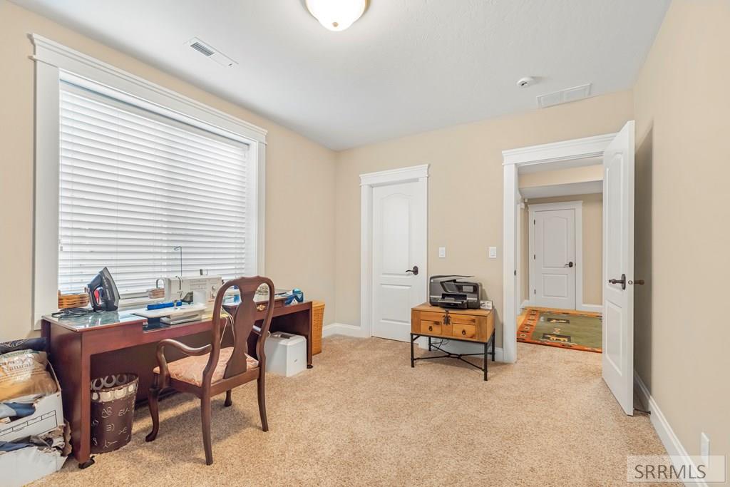 6111 Bay Hill Drive Property Photo 29