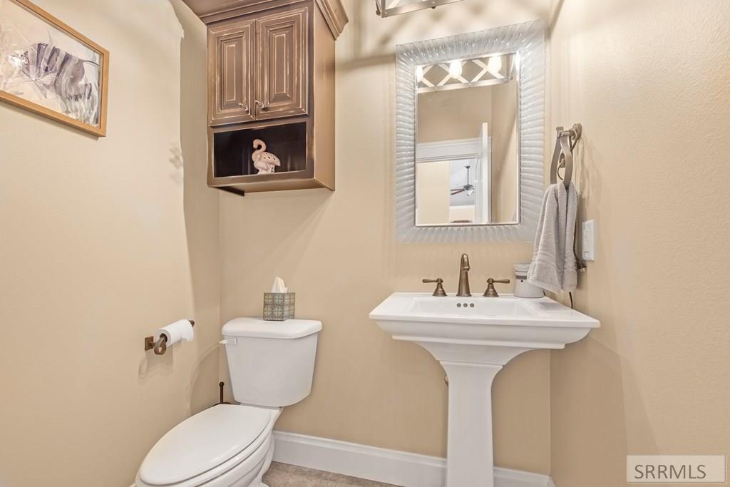 6111 Bay Hill Drive Property Photo 36